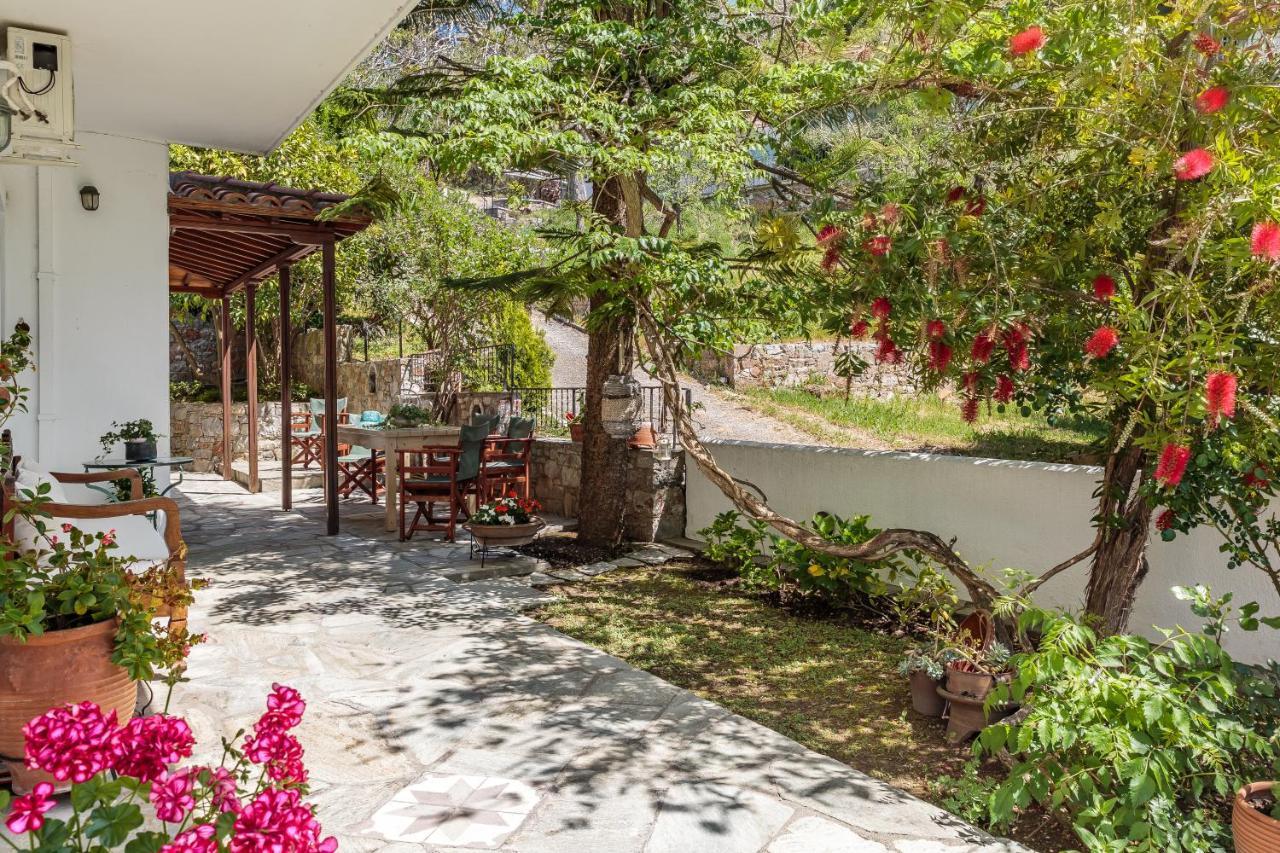 Oikia Guesthouse Stafylos Exteriör bild